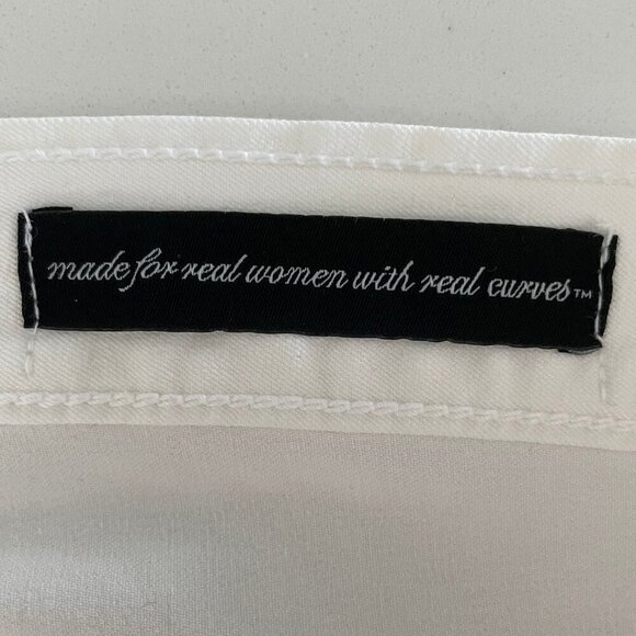 NYDJ Premium Denim Style #P1500 5 Pocket MRise Straight Leg w Flare White Sz 8P - Picture 10 of 12